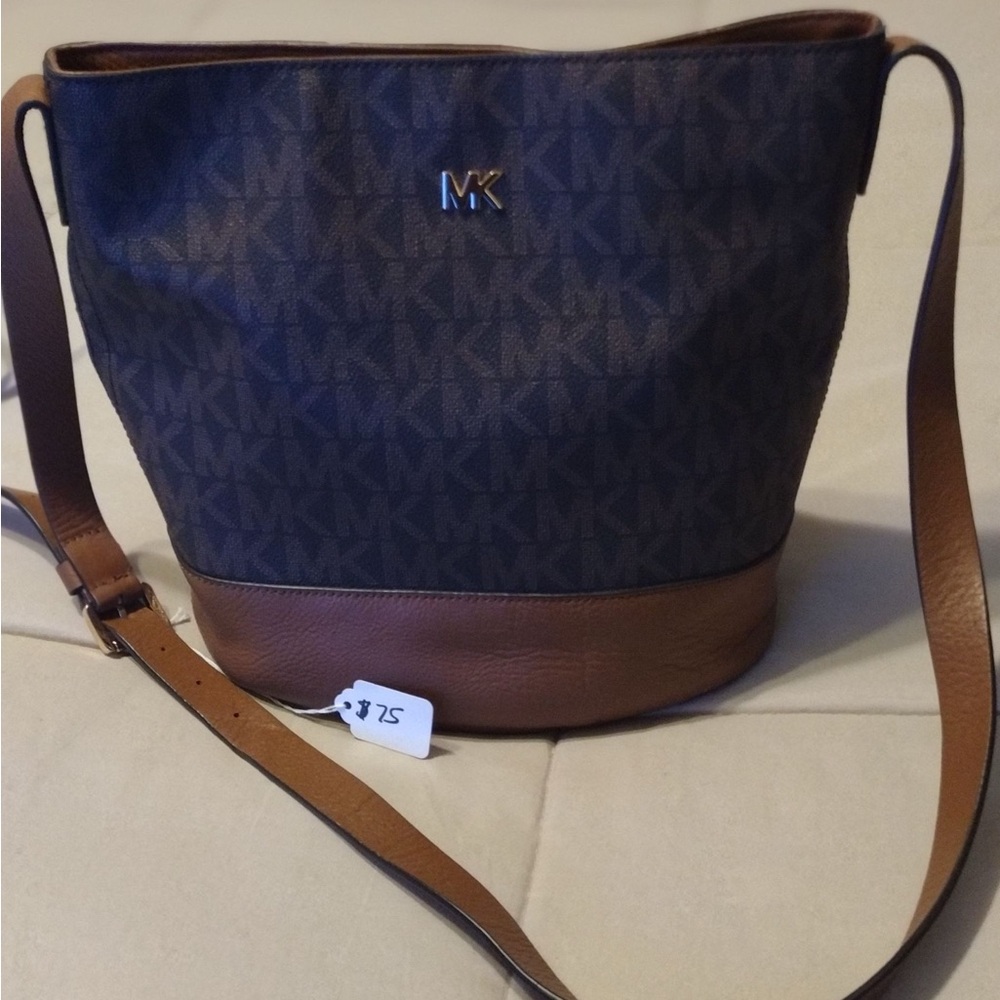 MK PURSE